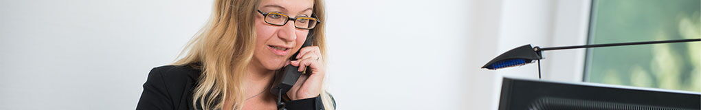 HPS - A secretary is on the phone