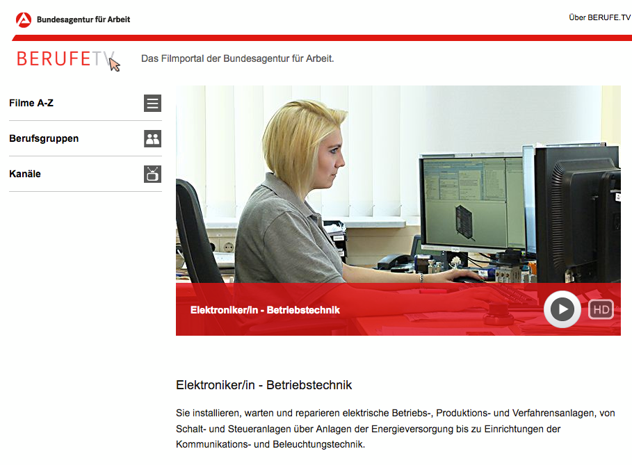 Frau informiert sich bei der Agentur für Arbeit