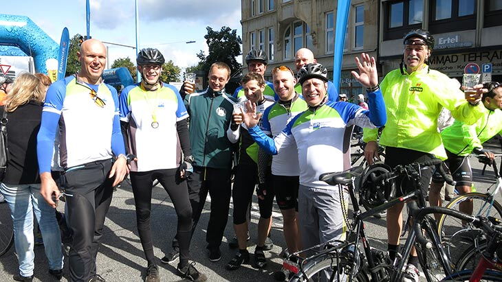 HPS - Management with employees on bicycle tour