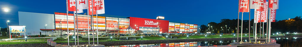 HPS - outdoor shot of the furniture store Höffner